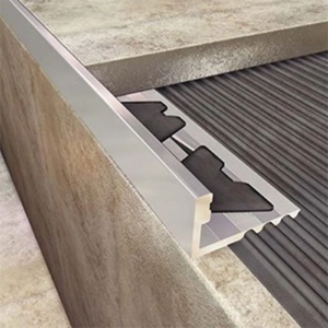 Cocina con cubierta de porcelanato instalada en Rancagua